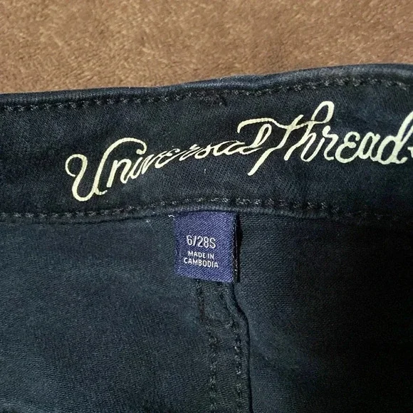 Universal Thread black skinny jeans low rise size 6 short - Picture 5 of 8